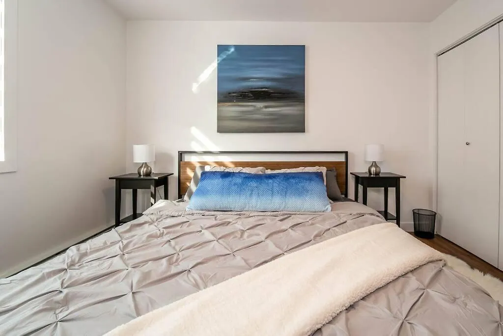 Apartment Spacious 2Bedroom Free Parking King Bed Close To Dt Edmonton Canada