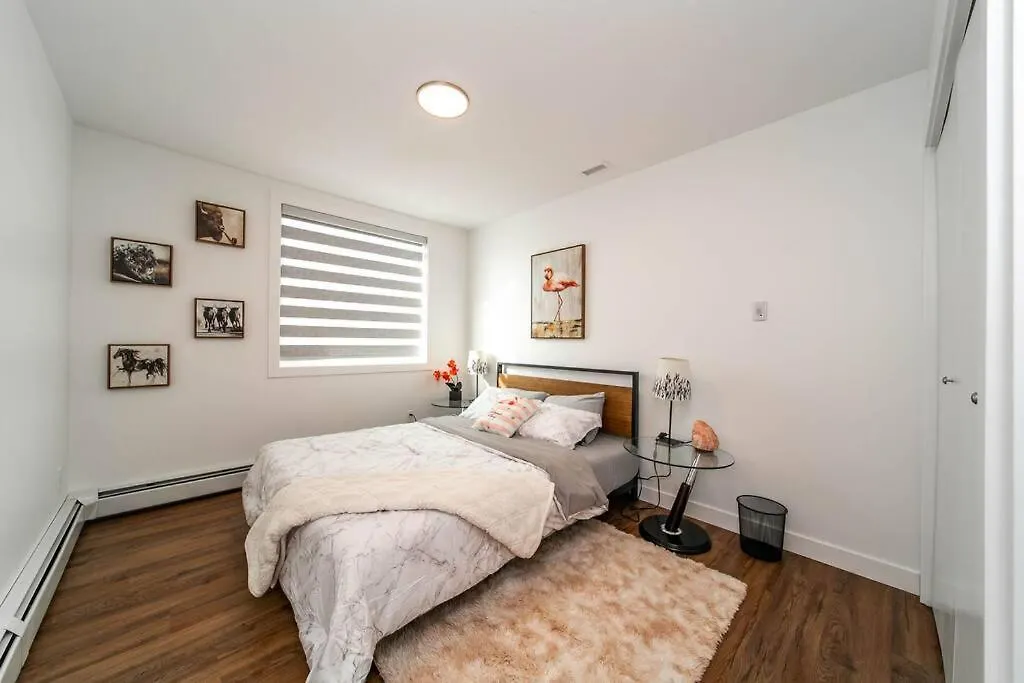 Spacious 2Bedroom Free Parking King Bed Close To Dt Edmonton